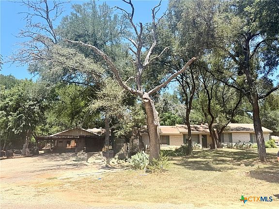 2nd image of 3624 Brenda Ln