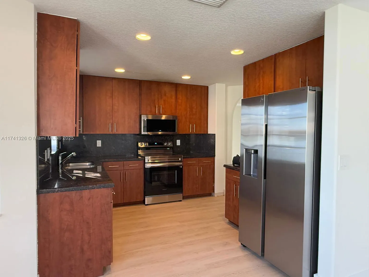 5 bed, 3.0 bath, $4,790 — Photo 4