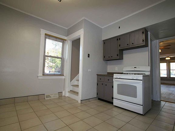 5th image of 1332 Mathews Ave