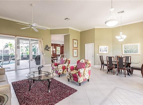 4th image of 483 Barcelona Ct