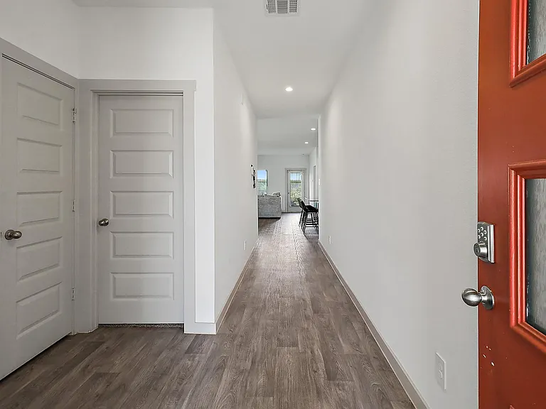 14814 Cold Water Dr — Photo 3