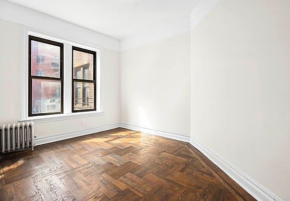 3rd image of 396 Montgomery St APT 2D