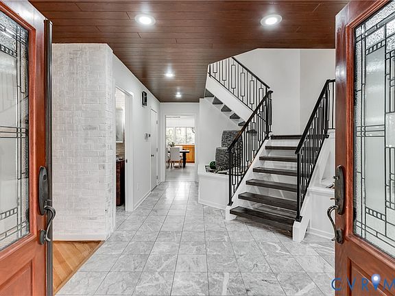 3rd image of 9306 S Mooreland Rd