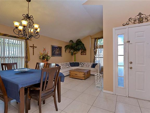 4th image of 5492 Friarsway Dr