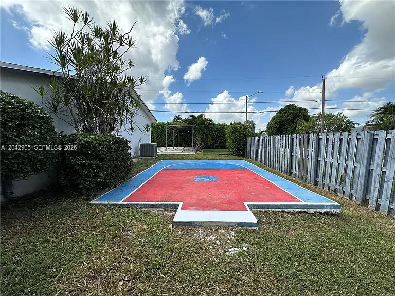 10010 SW 162nd St — Photo 23