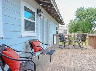 906 W Madison Ave, Port o connor, TX 77982