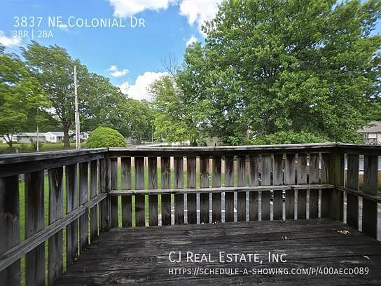 3837 NE Colonial Dr — Photo 10