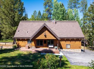 627 Grandview Dr, Alpine, WY 83128