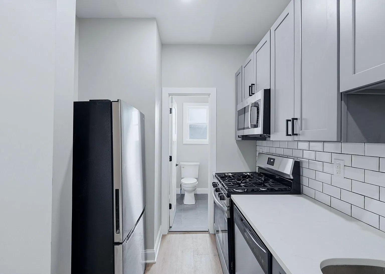 2 bed, 1.0 bath, $2,400 — Photo 4