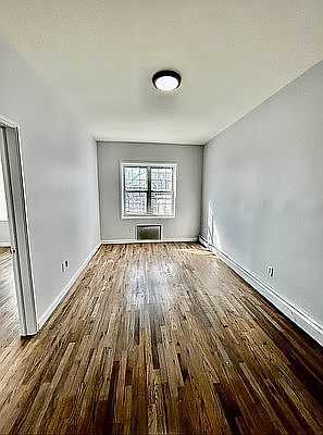 3rd image of 552 Hinsdale St Floor 2