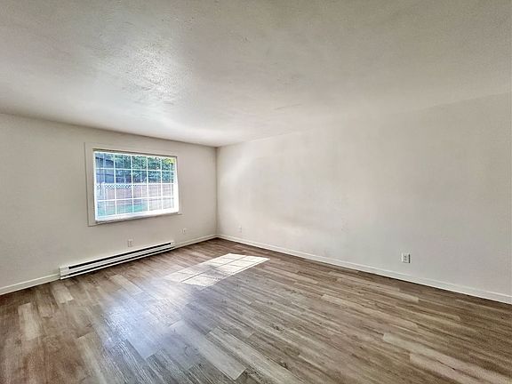 5th image of 1412 W 11th Ave APT 2