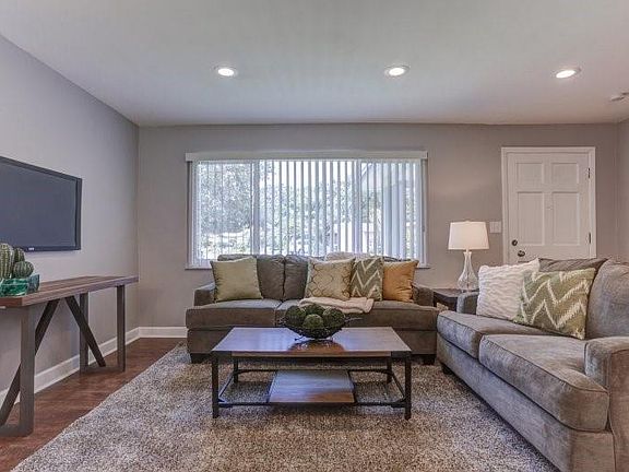 4th image of 13569 Imperial Grove Dr N