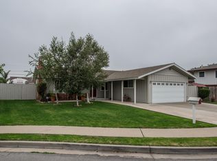 14 Dickens Cir, Salinas, CA 93901