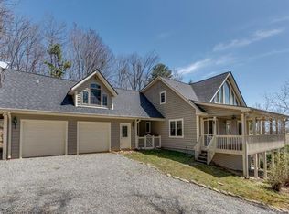 12 Pine Bluff Rd, Hendersonville, NC 28792
