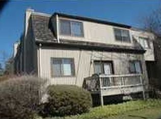 74 Sycamore Dr, Middletown, NY 10940