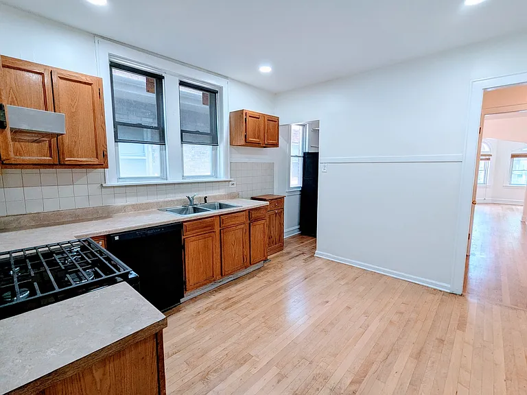 834 N Kolin Ave — Photo 9