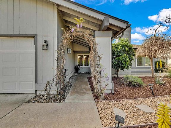 4th image of 11033 Hillcreek Rd