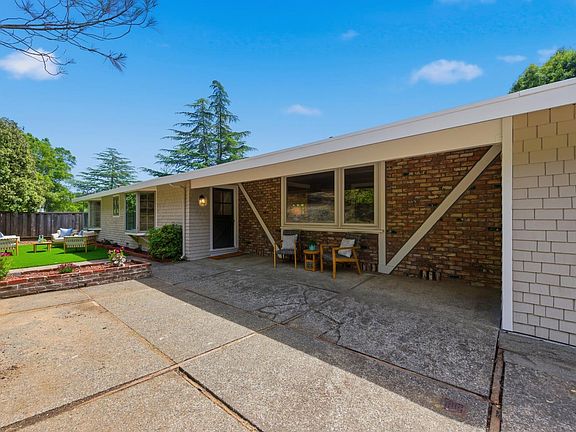 3rd image of 45 Garden Rock Road