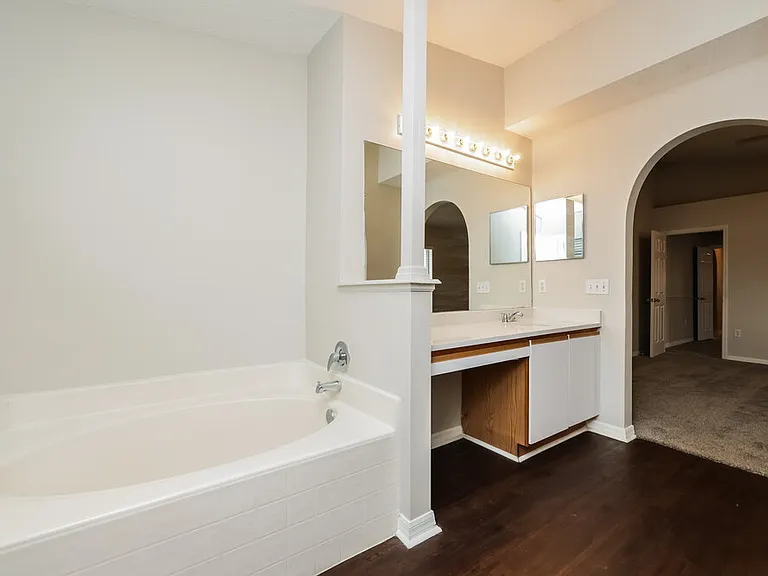 12814 Lake Vista Dr — Photo 12