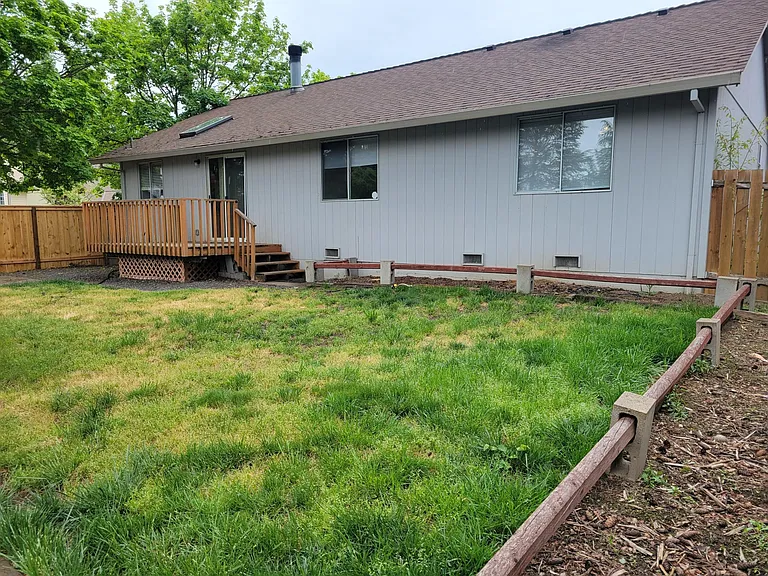 5113 SW 195th Pl — Photo 3