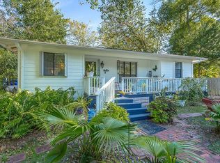 233 12th St, Apalachicola, FL 32320