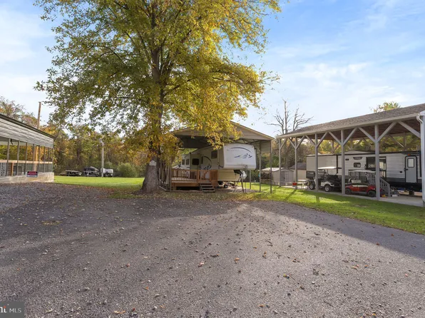 10 Ranger Rd, Falling Waters, WV 25419