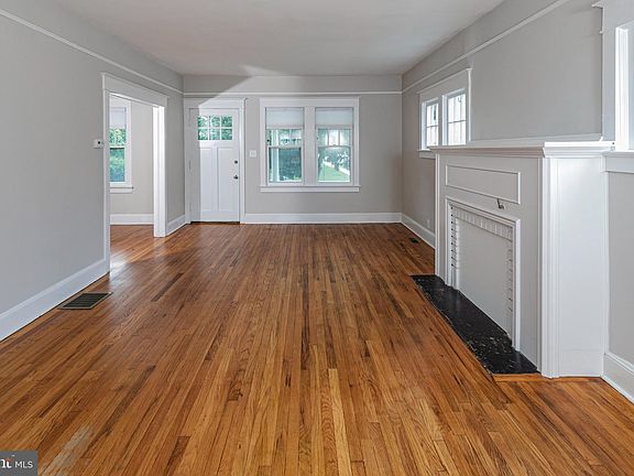 3rd image of 91 Linden Ln