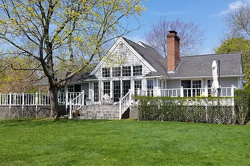 836 Hill St Photo 1