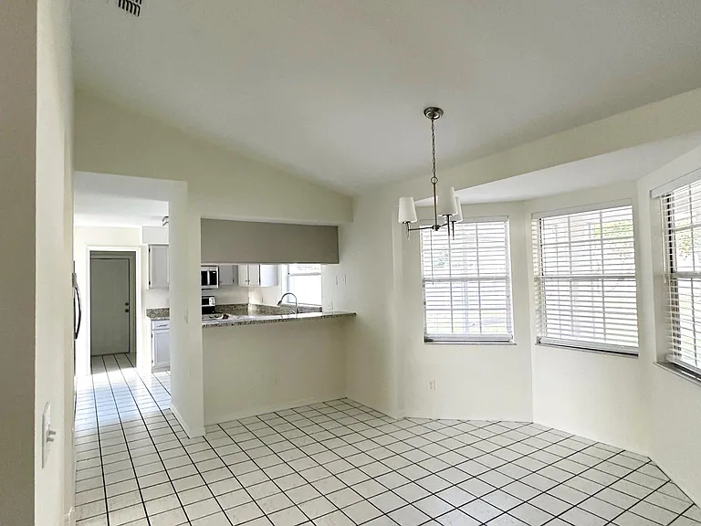 2018 Heatheroak Dr — Photo 5