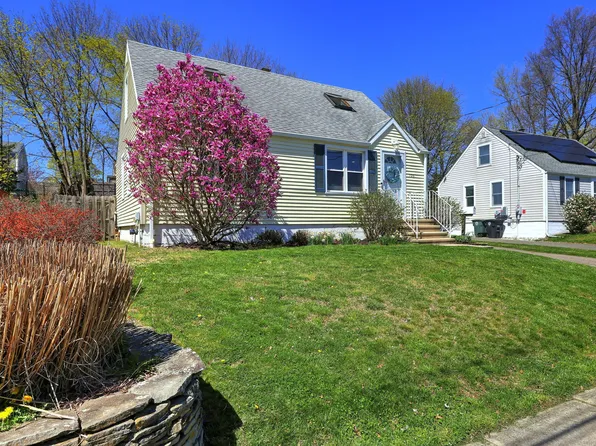 106 Mayflower Place, Milford, CT 06460