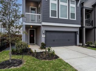 710 Strawberry Pines Ct, Houston, TX 77009