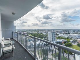 1750 N Bayshore Dr
