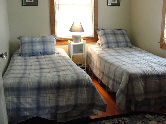 Bedroom - 2 Twins