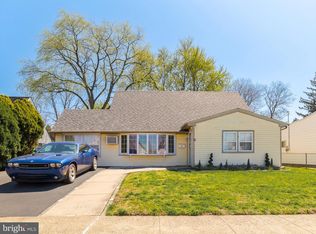 51 Junewood Dr, Levittown, PA
