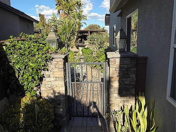 4th image of 3918 Rill Ct