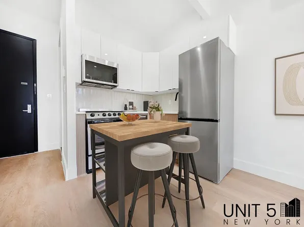 690 Macdonough Street image 1 of 7