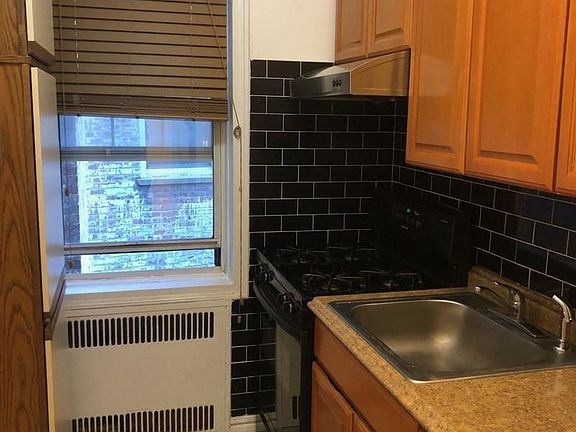 3rd image of 111-14 76th Ave #4011