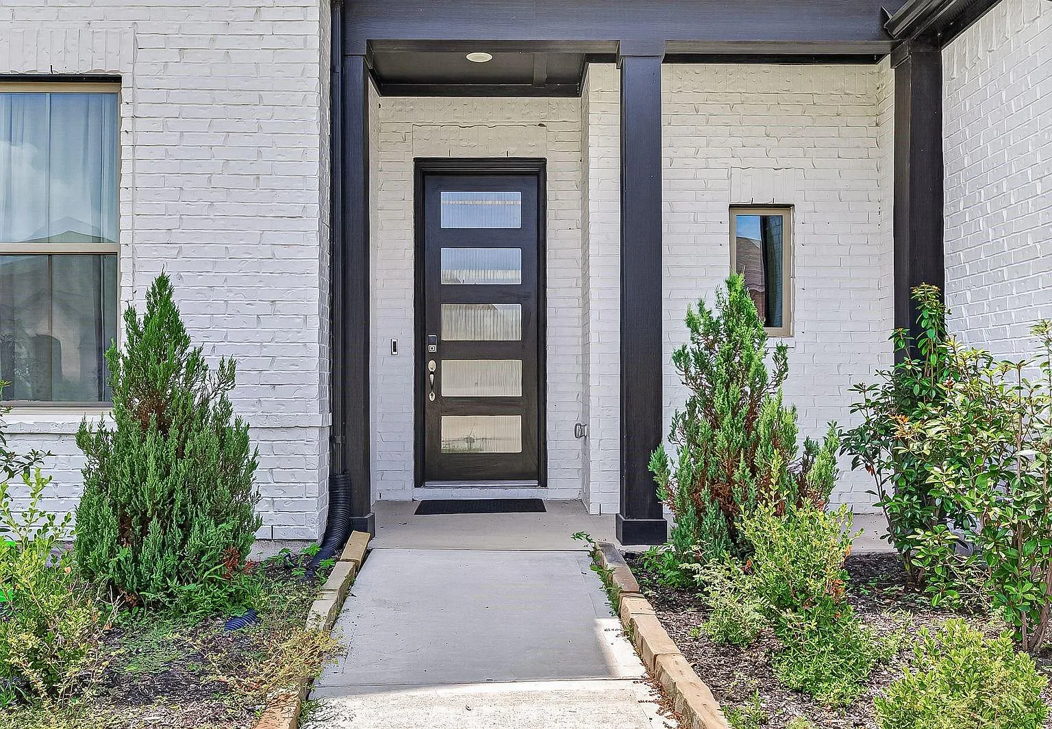4 bed, 4.5 bath, 3406 sqft, $4,850 — Photo 4
