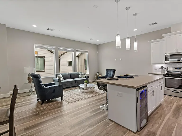 238 Julia St #C — Photo 18
