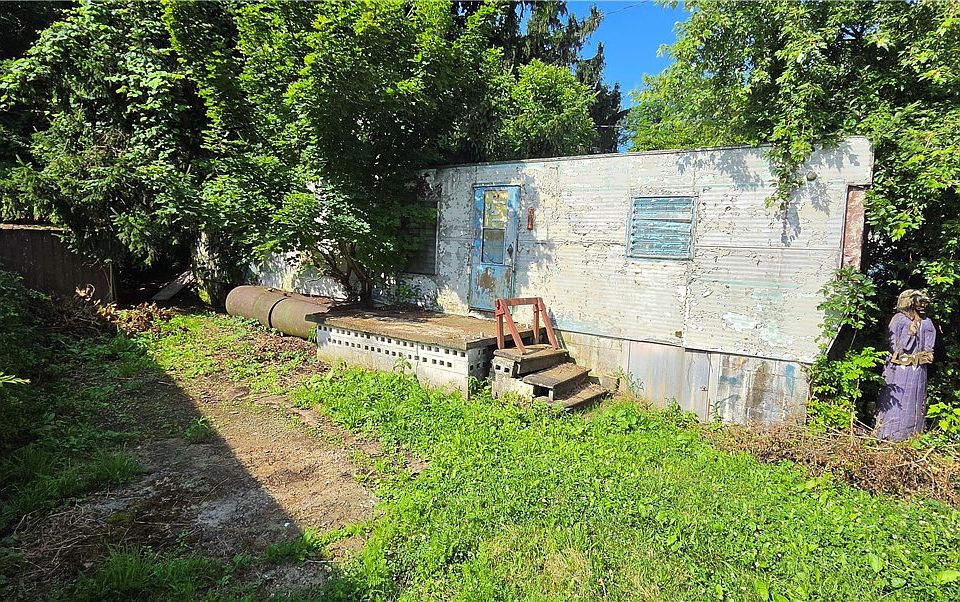 2nd image of 139 Somerset Ave