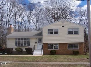 45 Canary Pl, Stratford, CT 06614