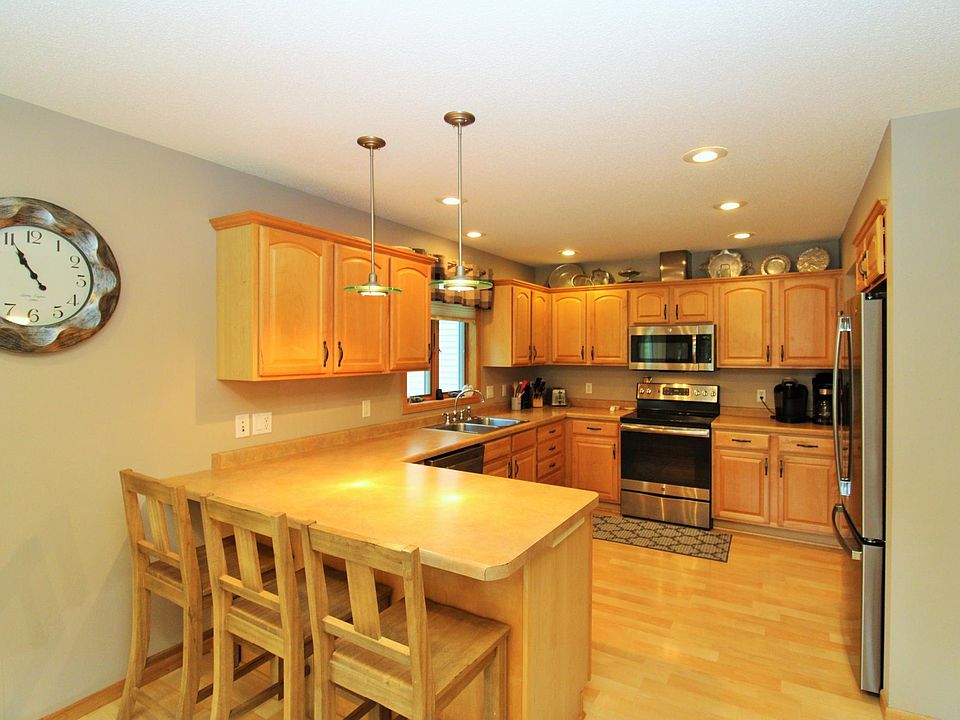 1st image of 901 Cottonwood Dr NE
