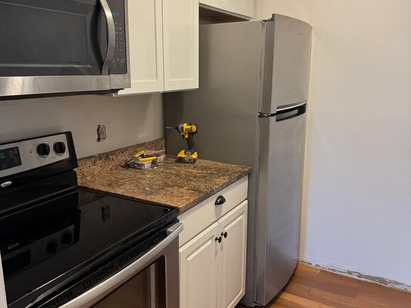 1831 Fuller Rd APT 15, West Des Moines, IA 50265