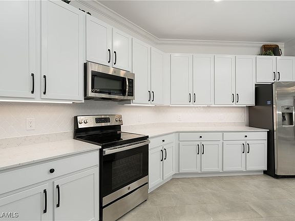 5th image of 11788 Grand Belvedere Way Unit 203