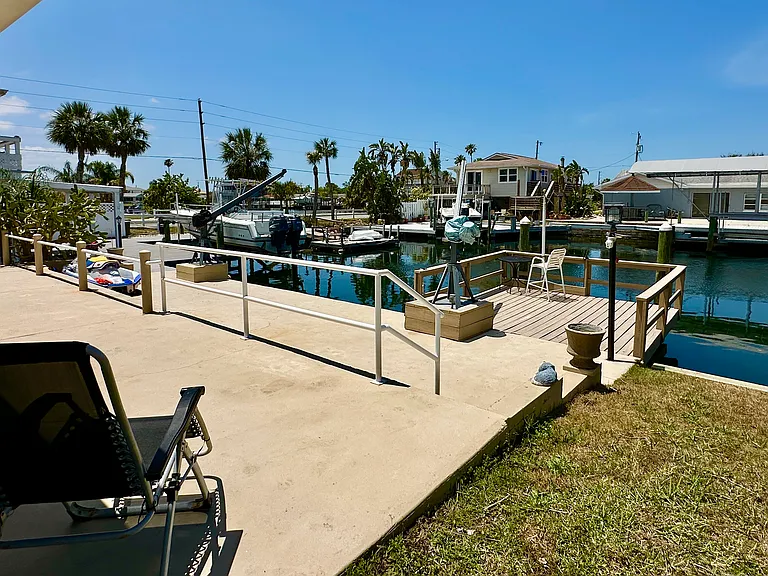 13729 Cox Ave — Photo 4