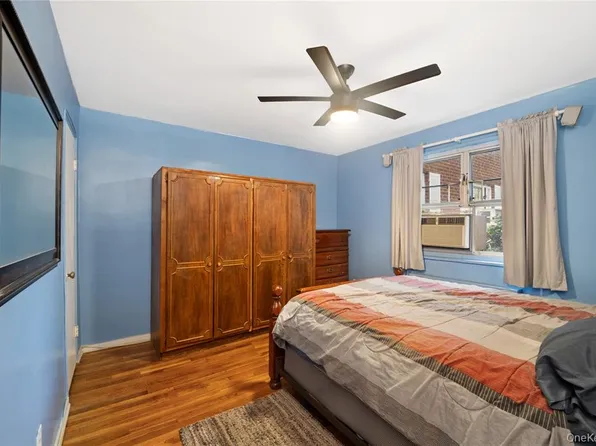 227-18 Hillside Avenue image 14 of 19