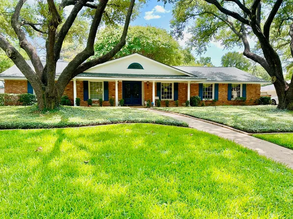 4052 Shady Valley Dr, Arlington, TX 76013