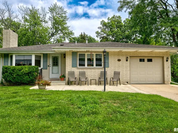 5506 N Graceland Dr, Peoria, IL 61614