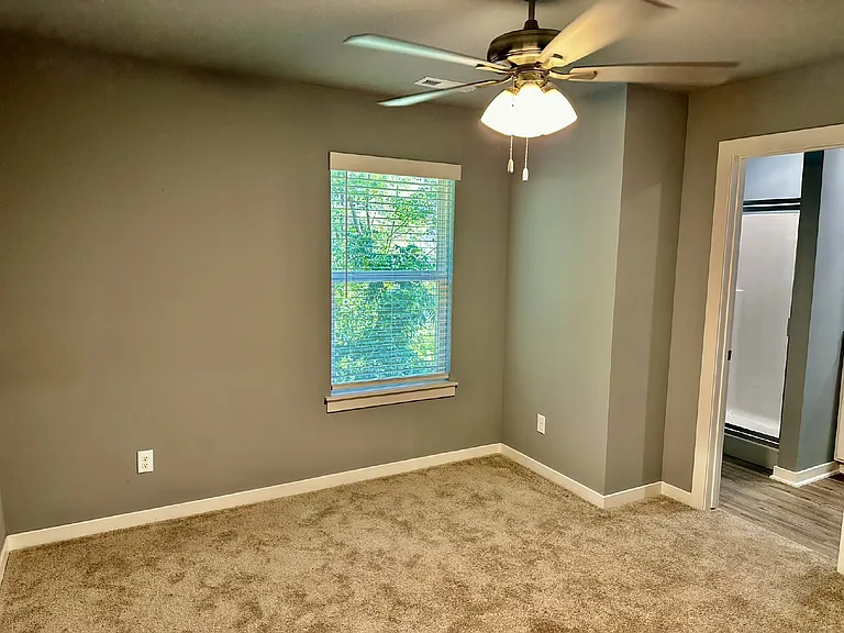 911 N Rupple Rd #106 — Photo 32