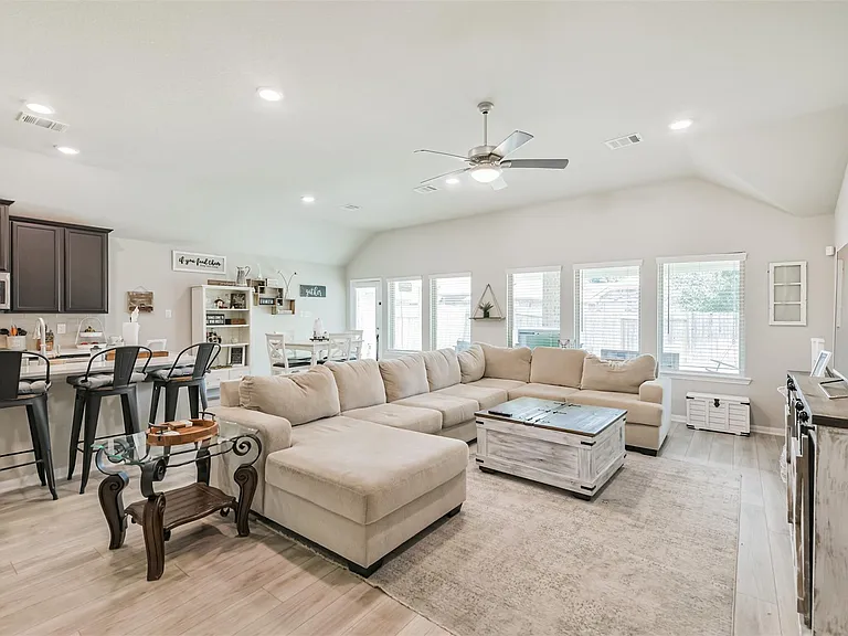 18906 Sorrento Point Dr — Photo 17